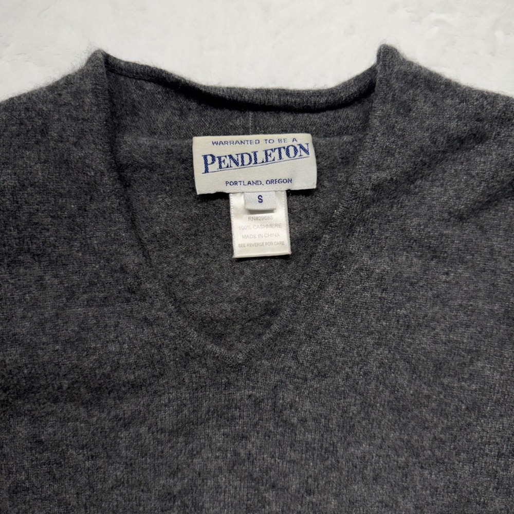 Pendleton 100% Cashmere Sweater S Gray Womens V Neck Quiet Luxury Pullover - Picture 2 of 8